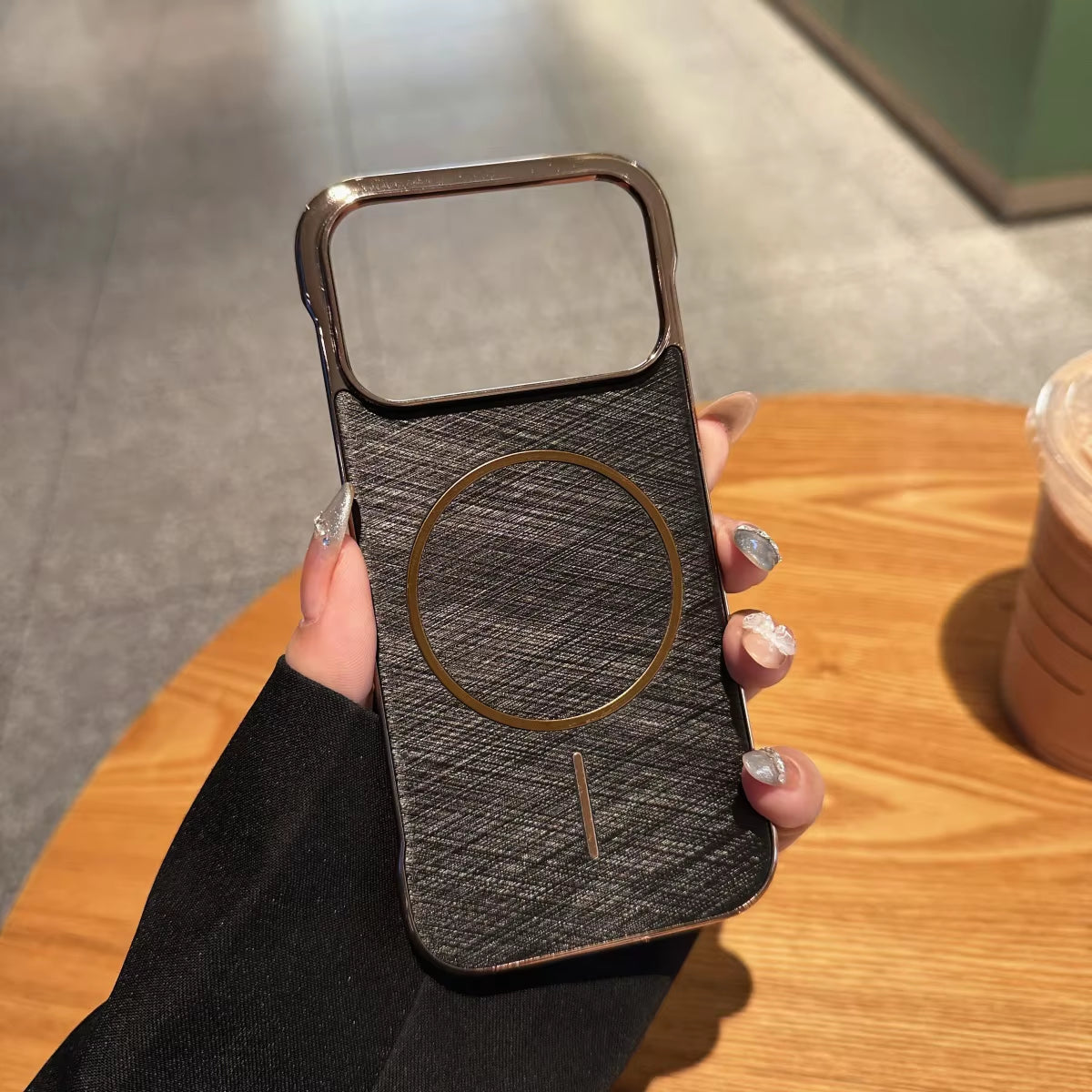 Plating Frameless Gold-Wire Texture Phone Case for Iphone 17 Air Pro Max for Magsafe Magnetic Wireless Charge Cooling PC Cover