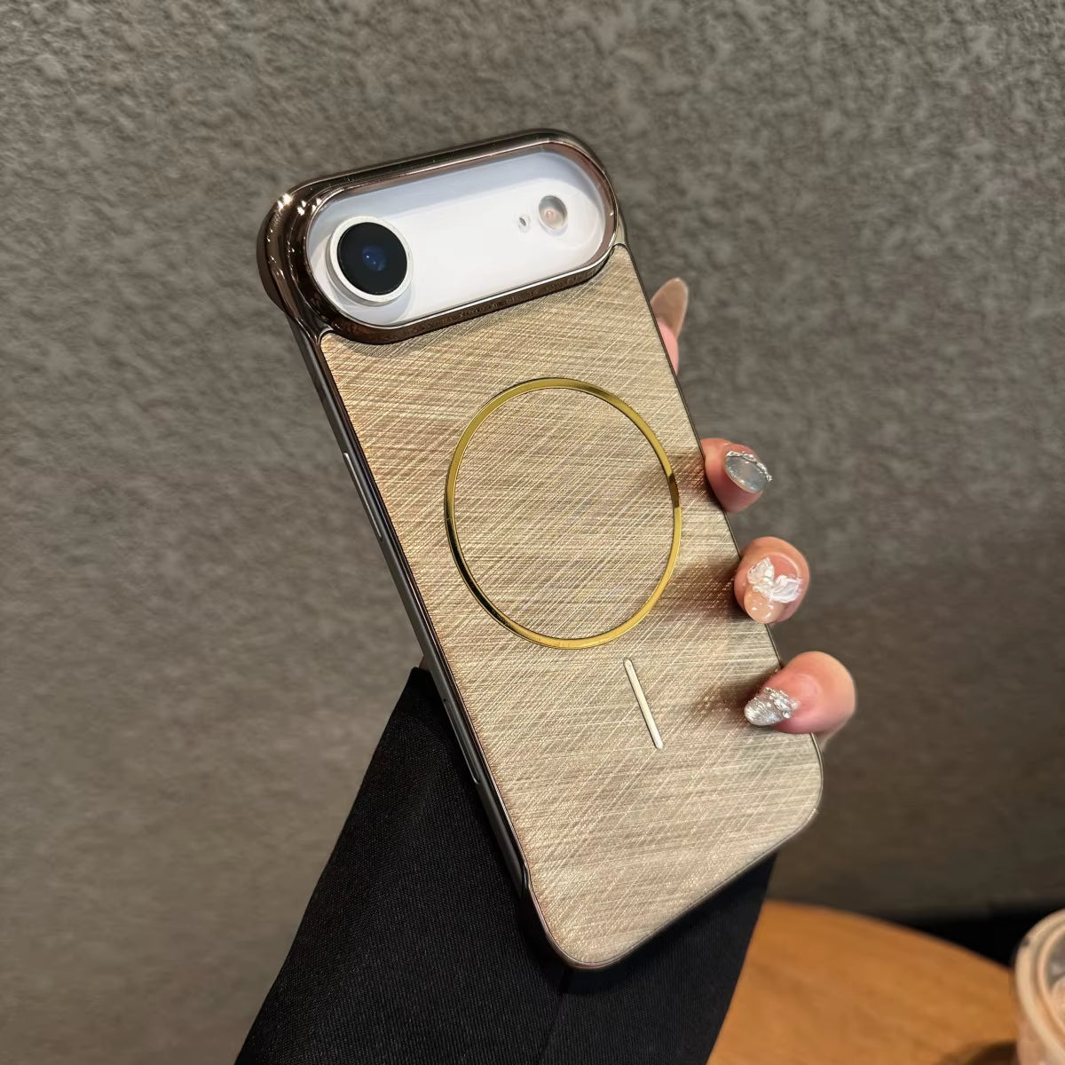 Plating Frameless Gold-Wire Texture Phone Case for Iphone 17 Air Pro Max for Magsafe Magnetic Wireless Charge Cooling PC Cover